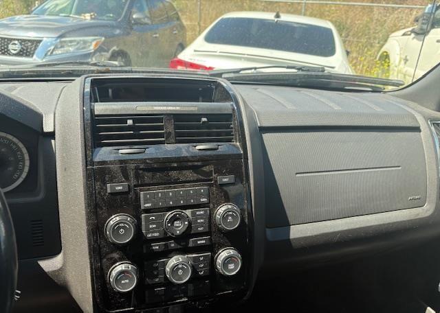 2010 FORD ESCAPE LIMITED