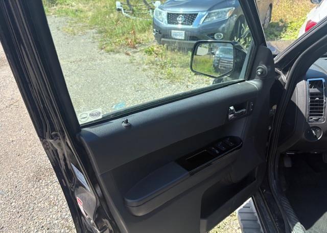 2010 FORD ESCAPE LIMITED