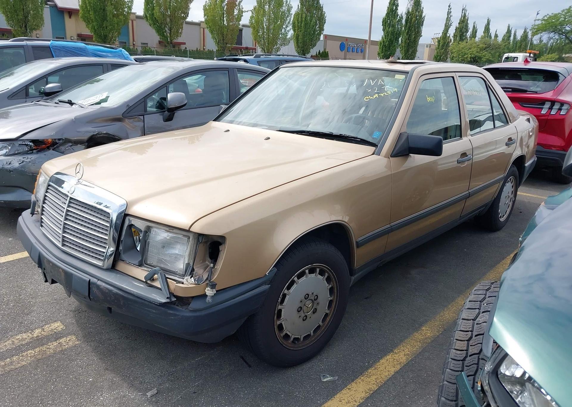 1988 MERCEDES-BENZ 300 E