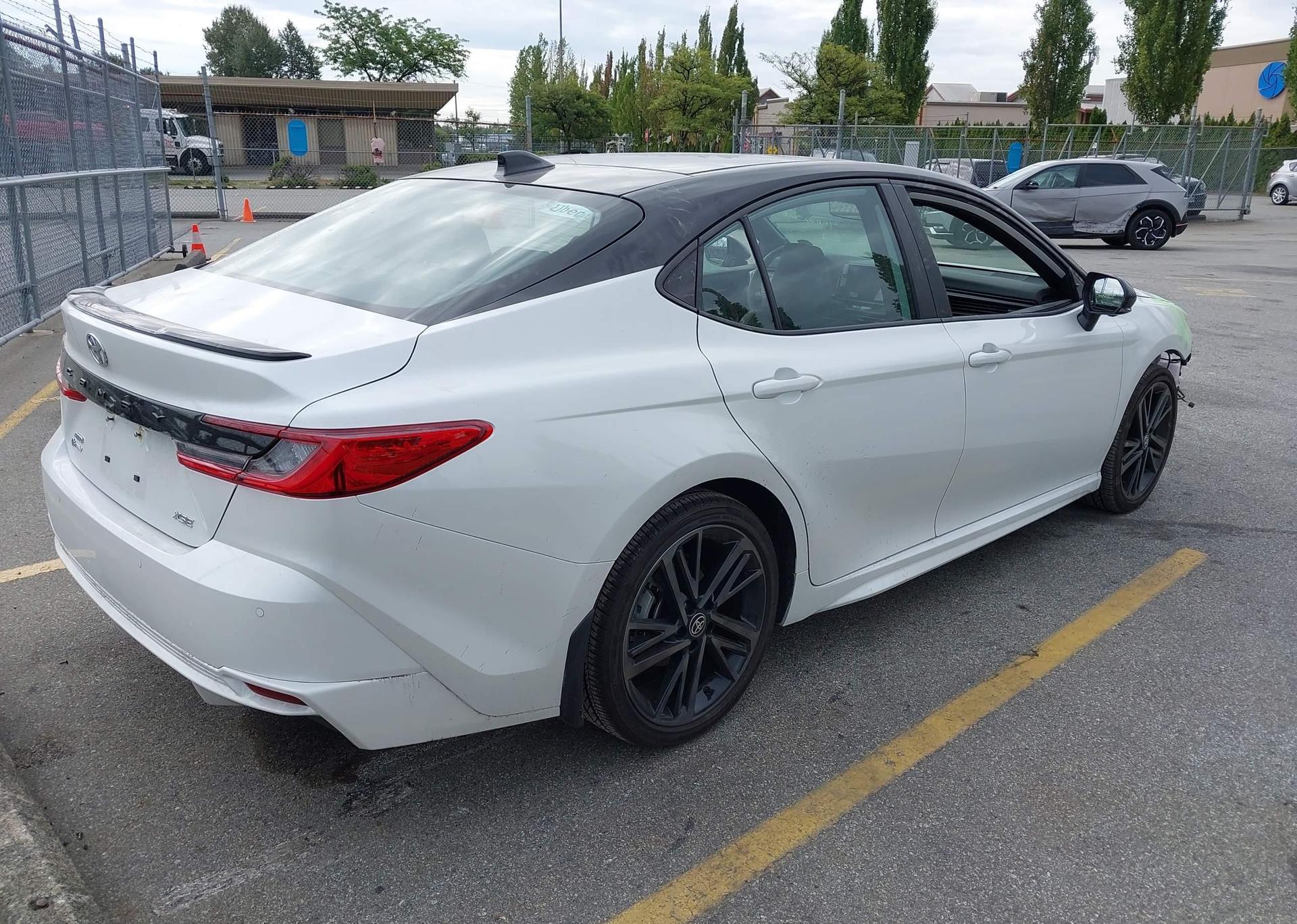 2025 TOYOTA CAMRY