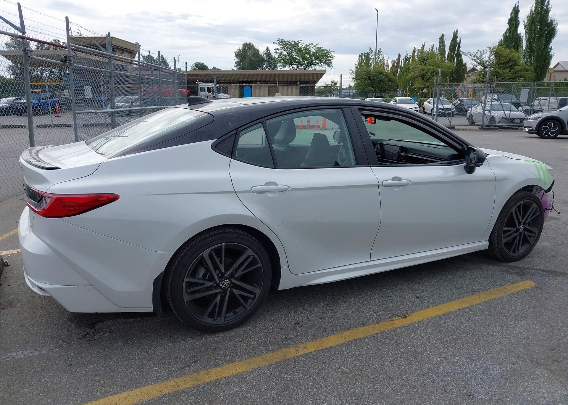 2025 TOYOTA CAMRY