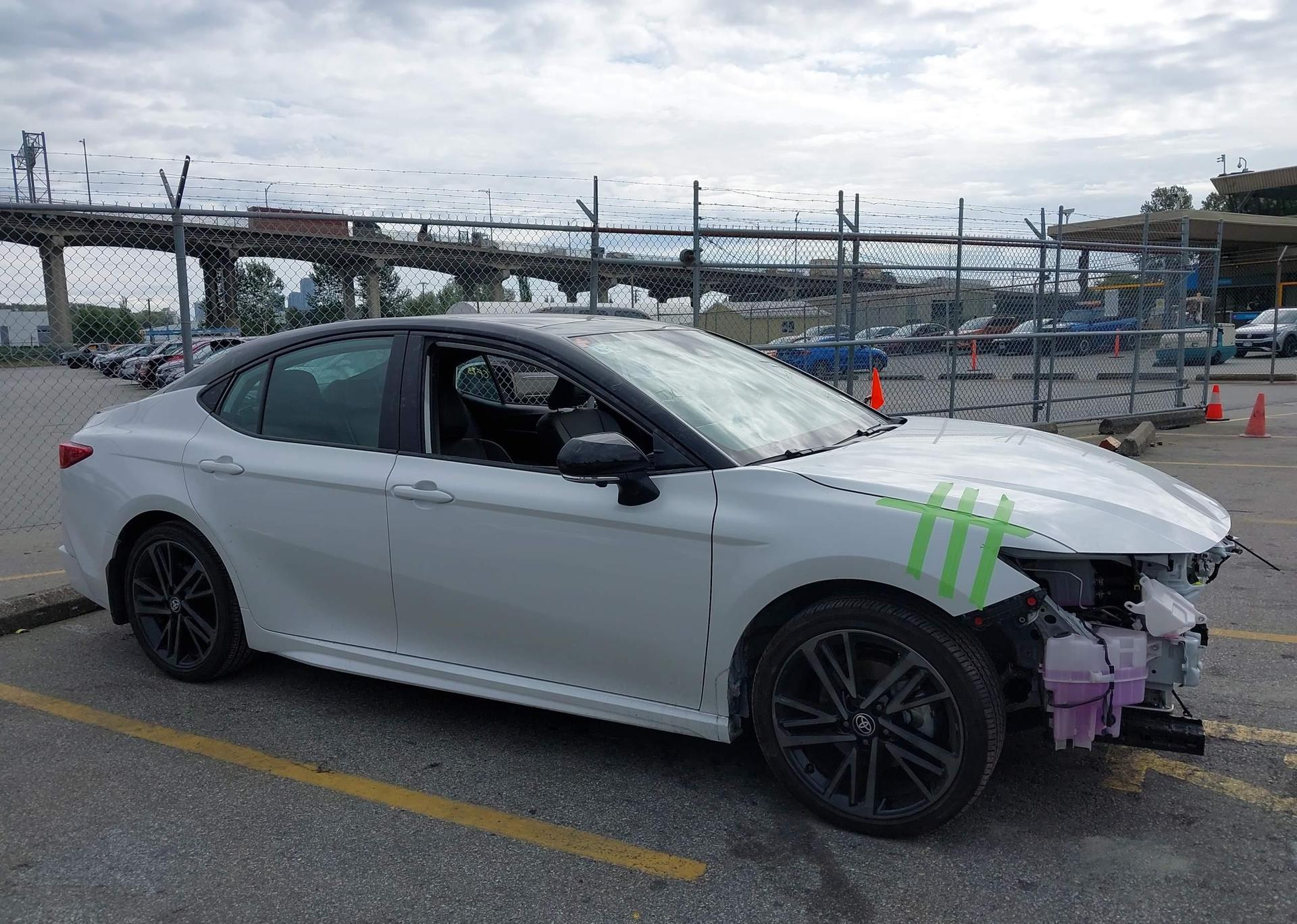 2025 TOYOTA CAMRY