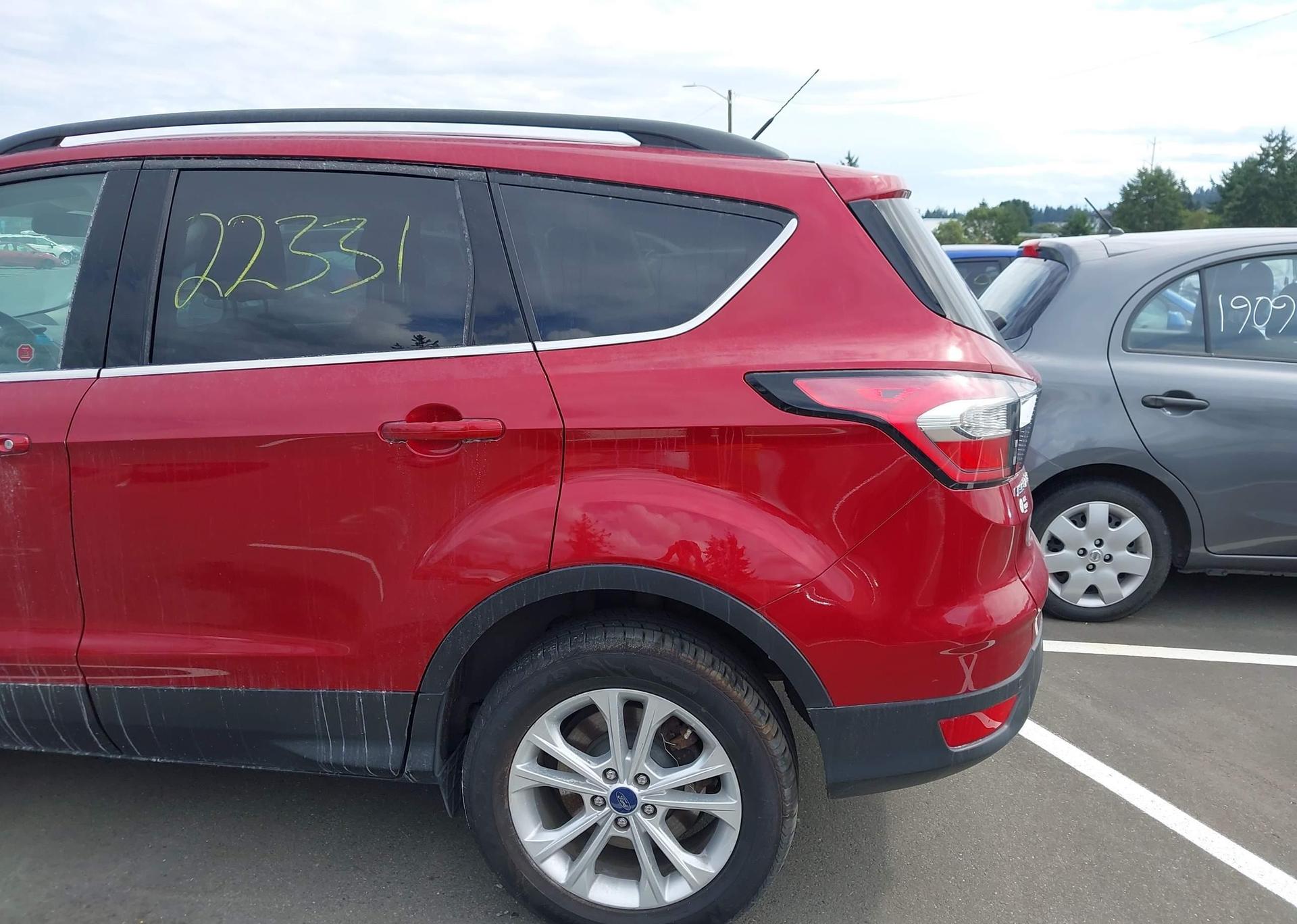2017 FORD ESCAPE SE