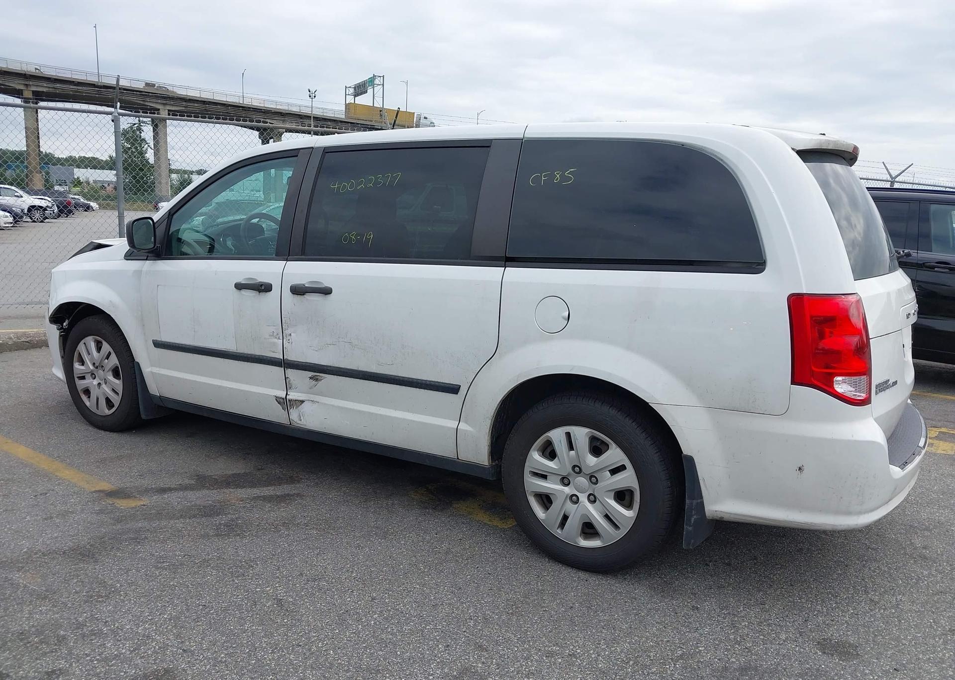 2015 DODGE GRAND CARAVAN SE