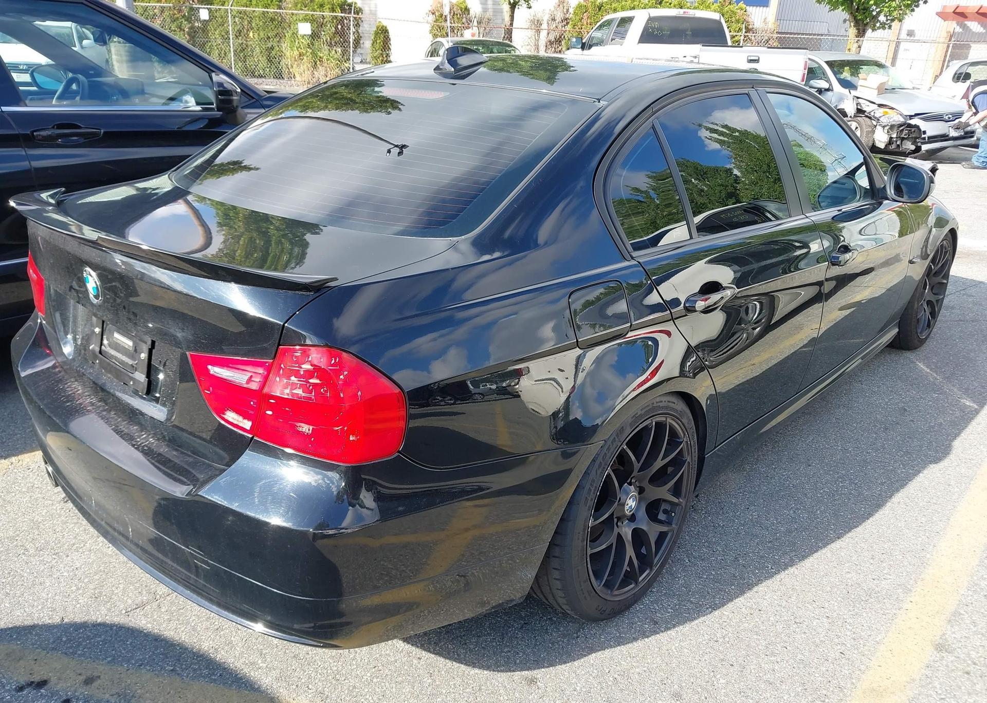 2011 BMW 323I