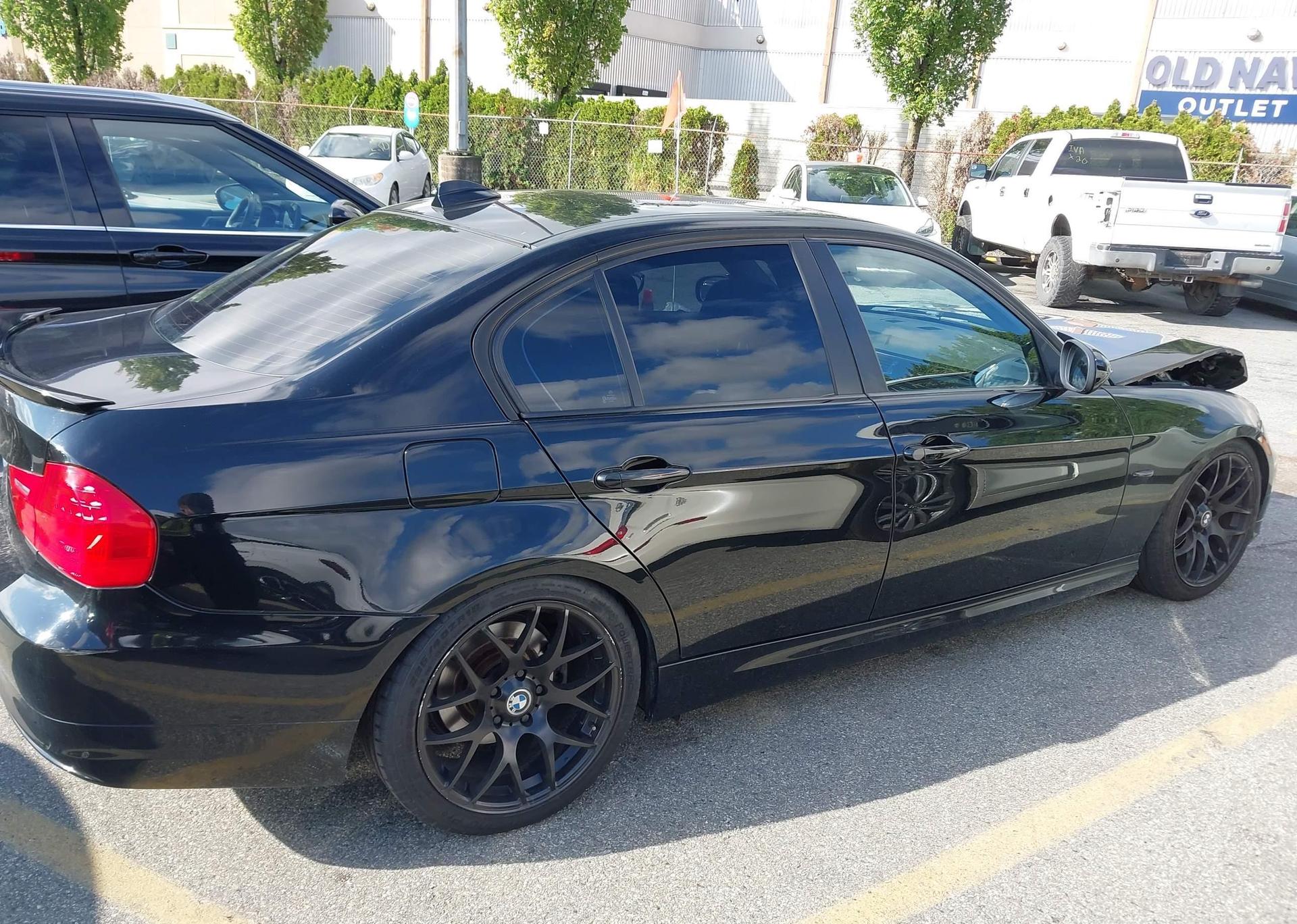 2011 BMW 323I