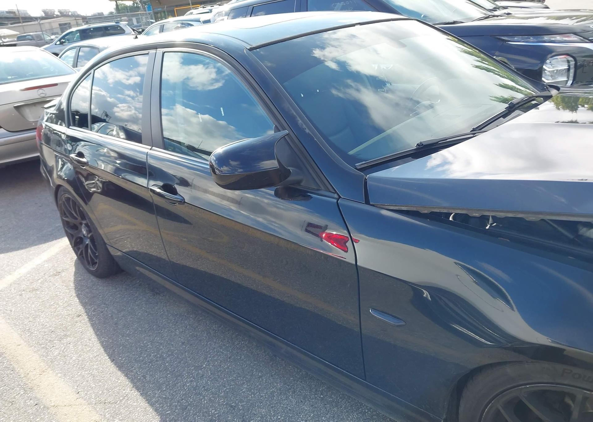2011 BMW 323I