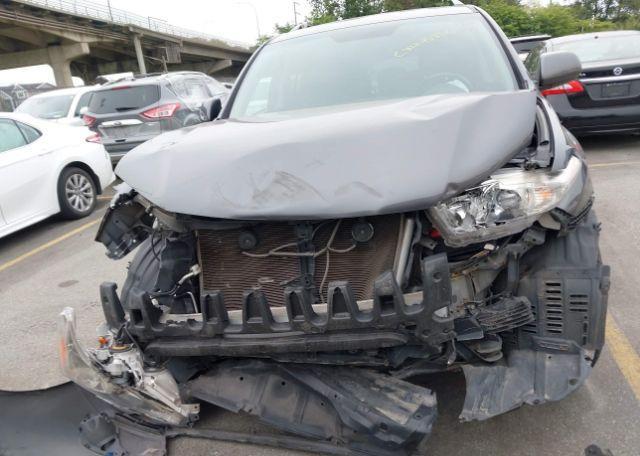 2011 TOYOTA HIGHLANDER SE