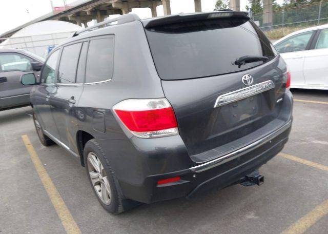 2011 TOYOTA HIGHLANDER SE