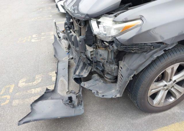 2011 TOYOTA HIGHLANDER SE