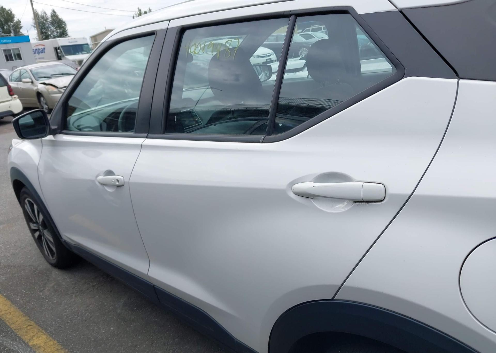 2019 NISSAN KICKS S