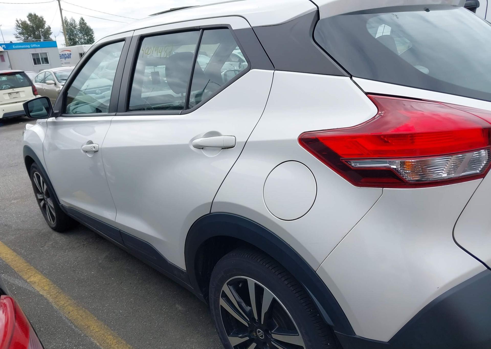 2019 NISSAN KICKS S
