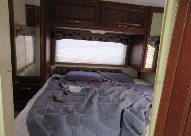 2004 FORD E450 SD MOTOR HOME