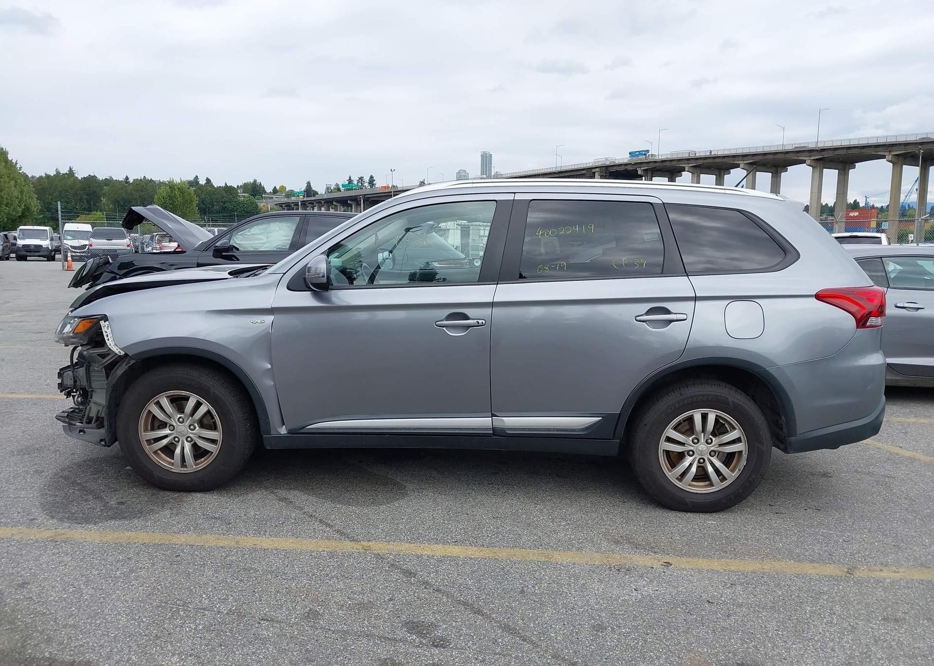 2016 MITSUBISHI OUTLANDER SE