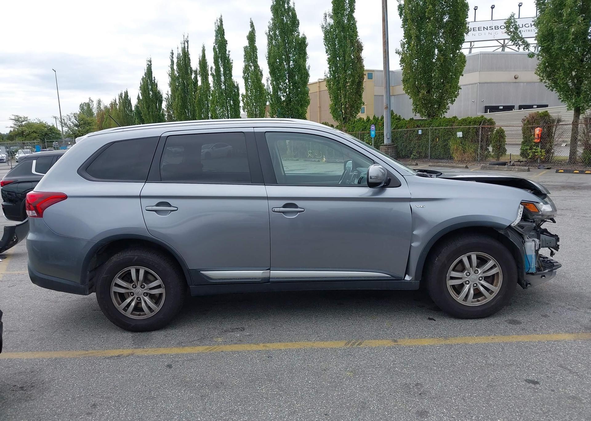 2016 MITSUBISHI OUTLANDER SE