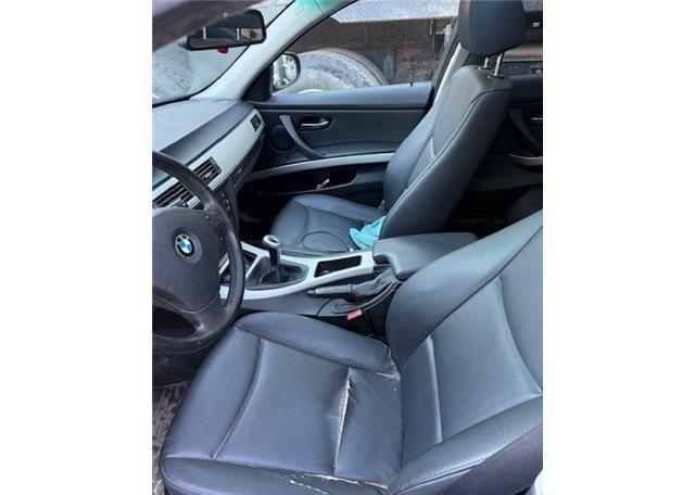 2009 BMW 323I