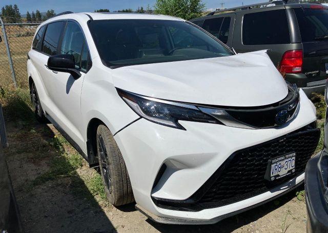 2024 TOYOTA SIENNA LE