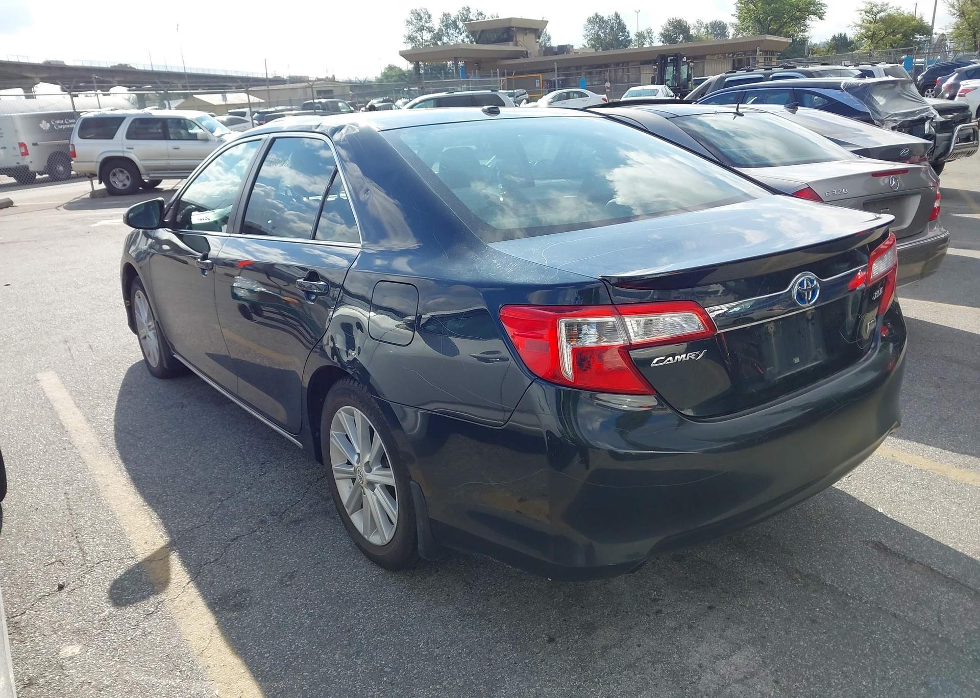 2012 TOYOTA CAMRY