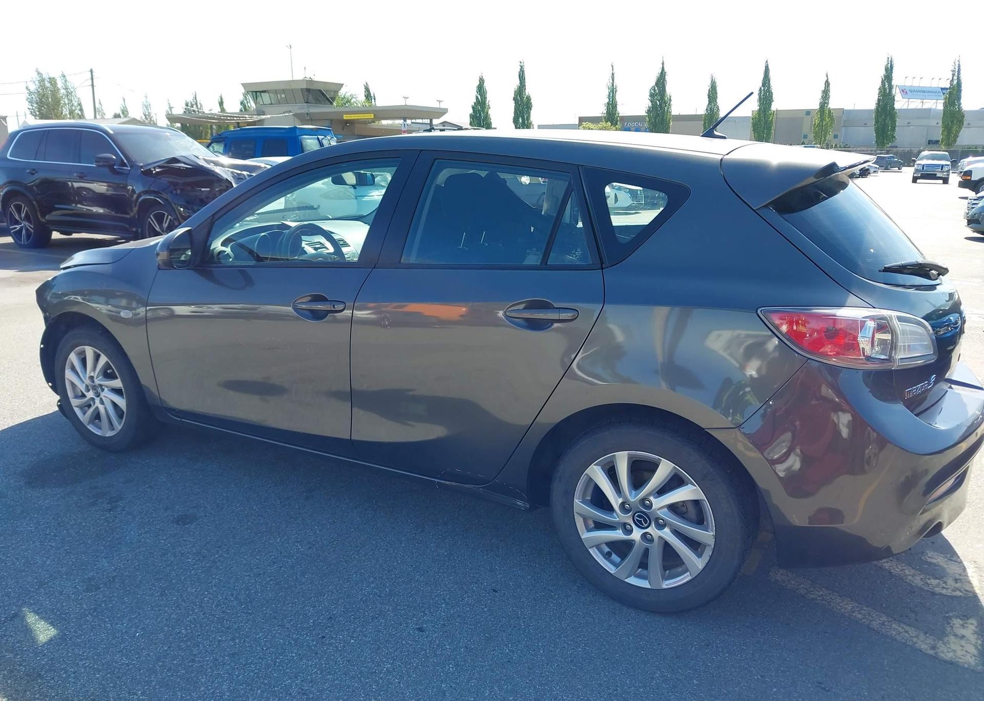 2013 MAZDA 3 I