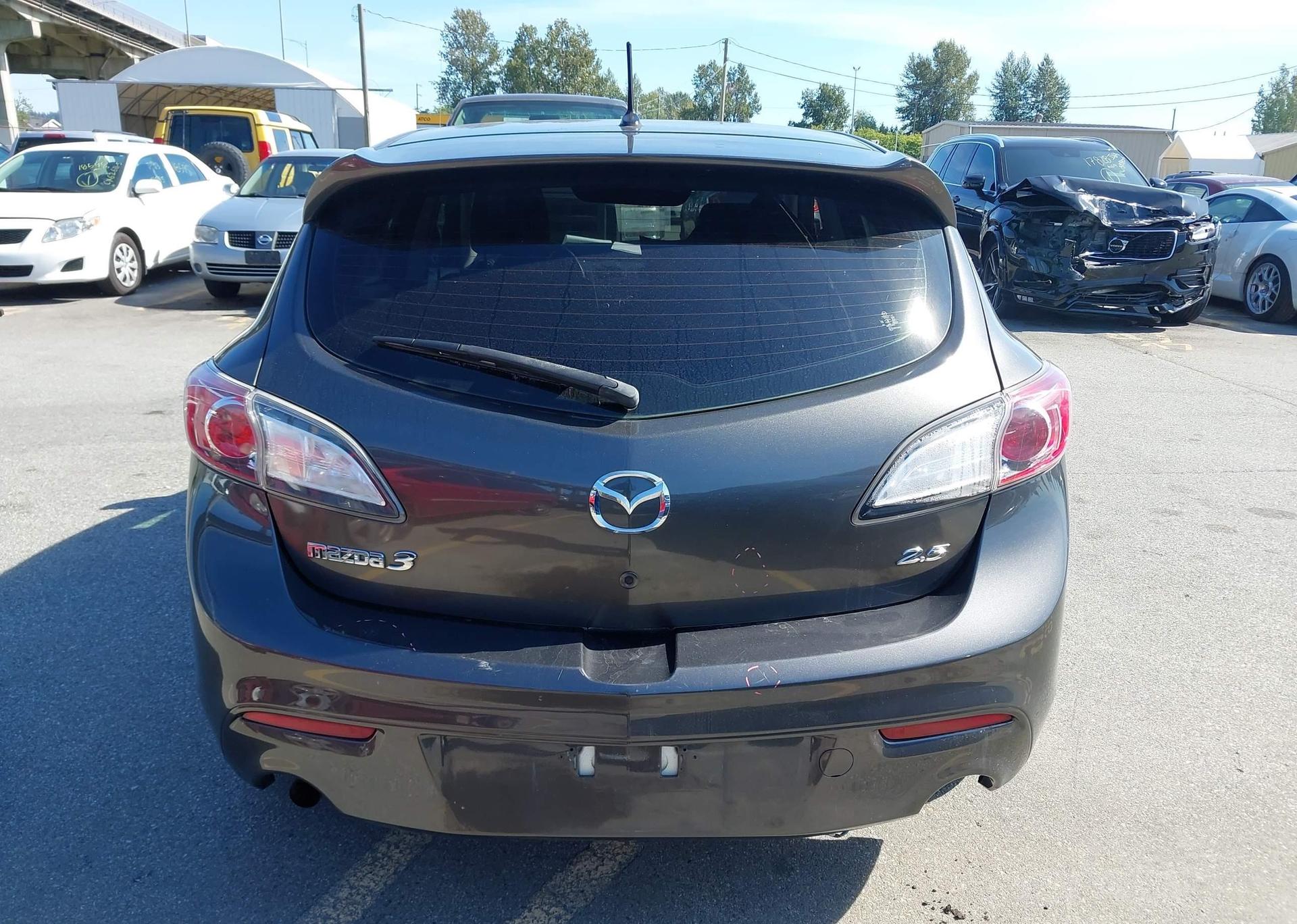 2013 MAZDA 3 I