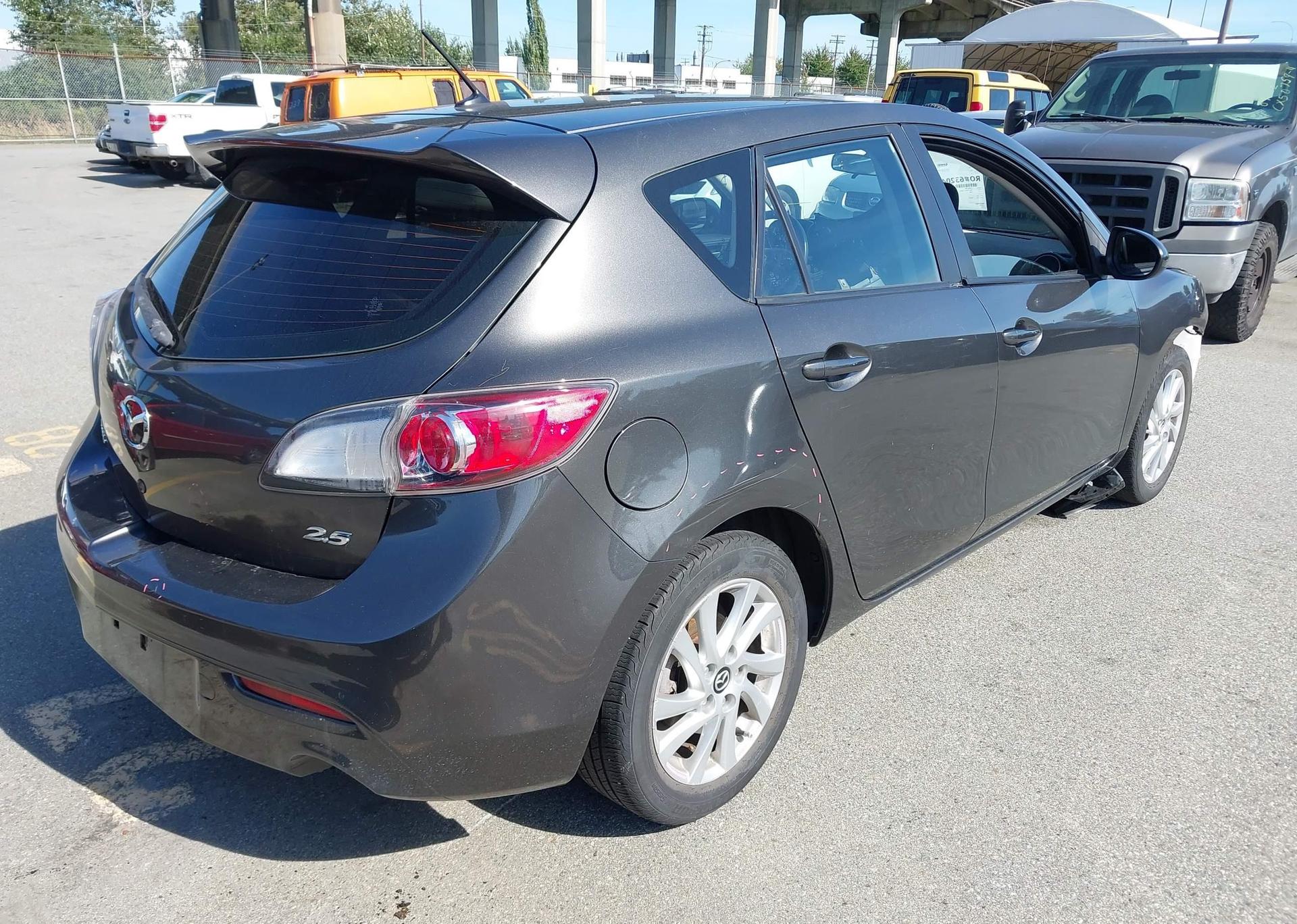 2013 MAZDA 3 I