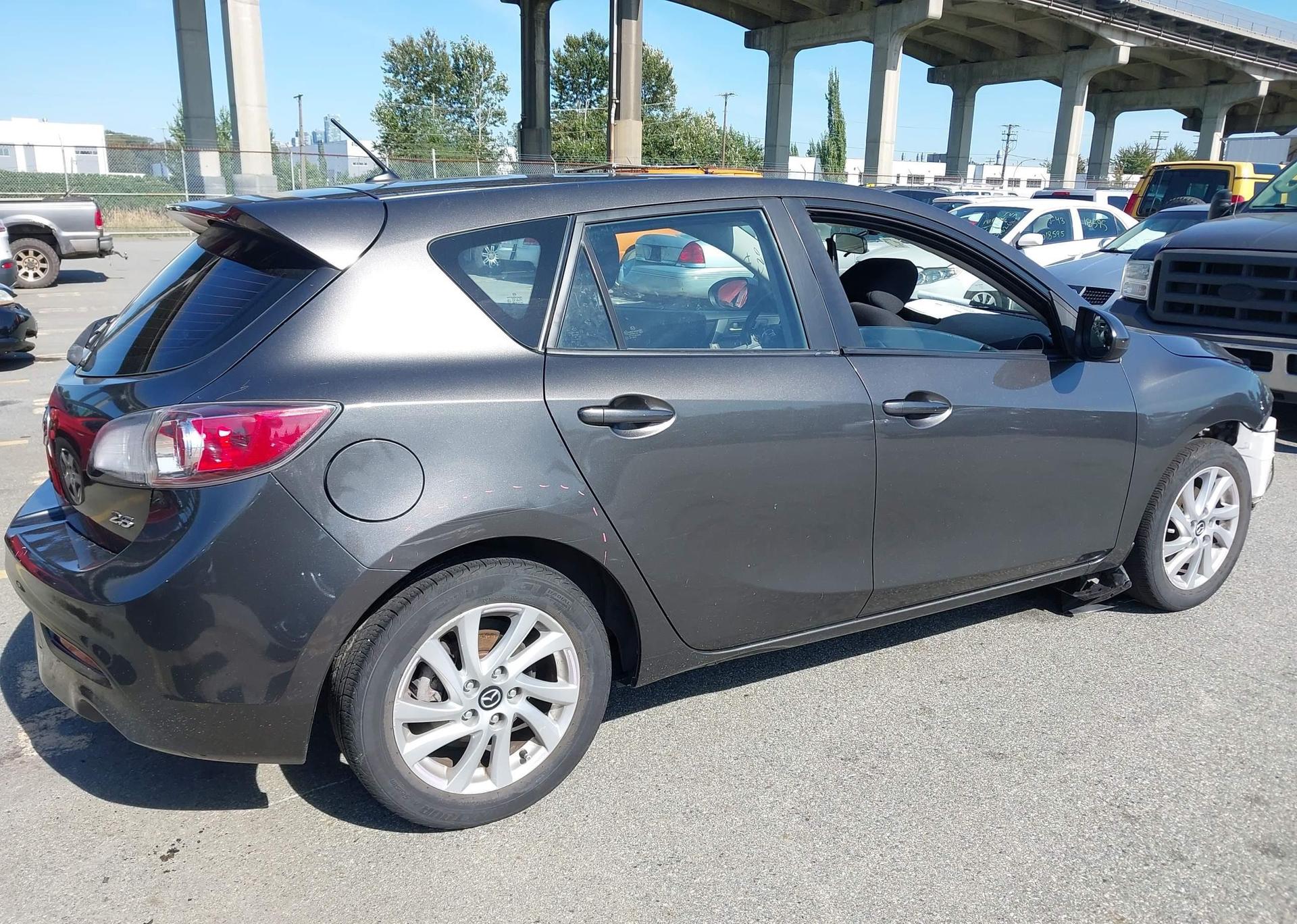2013 MAZDA 3 I