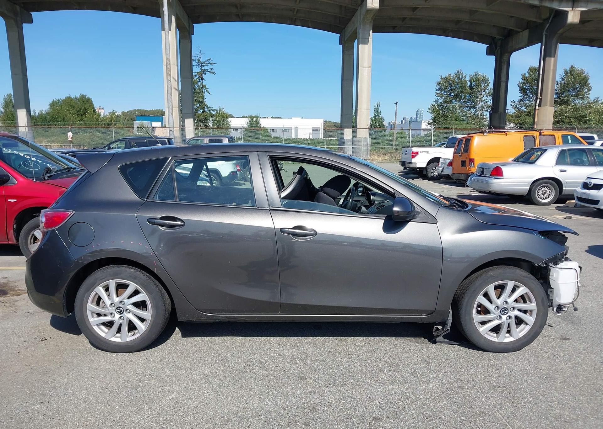 2013 MAZDA 3 I