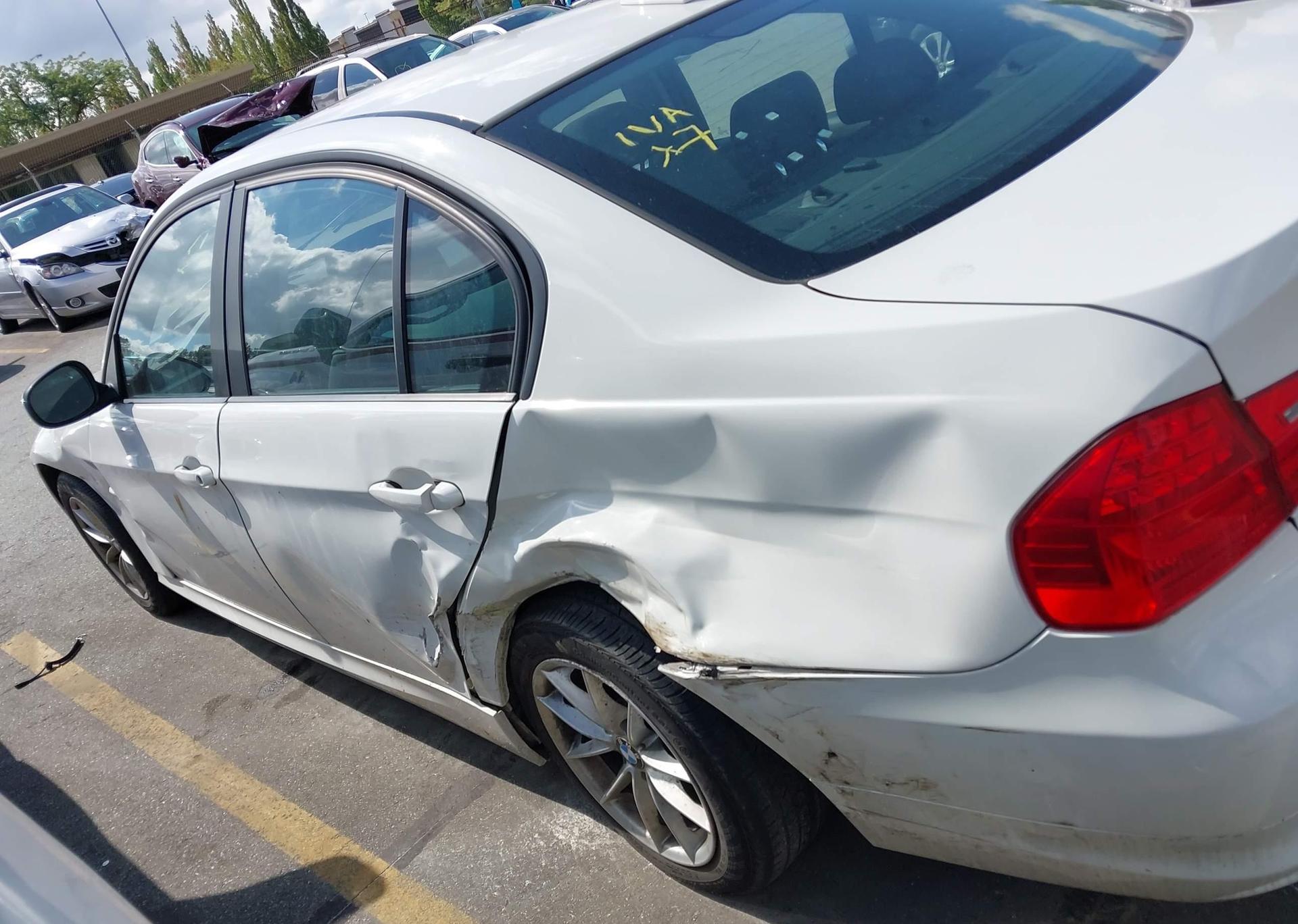 2011 BMW 323 I