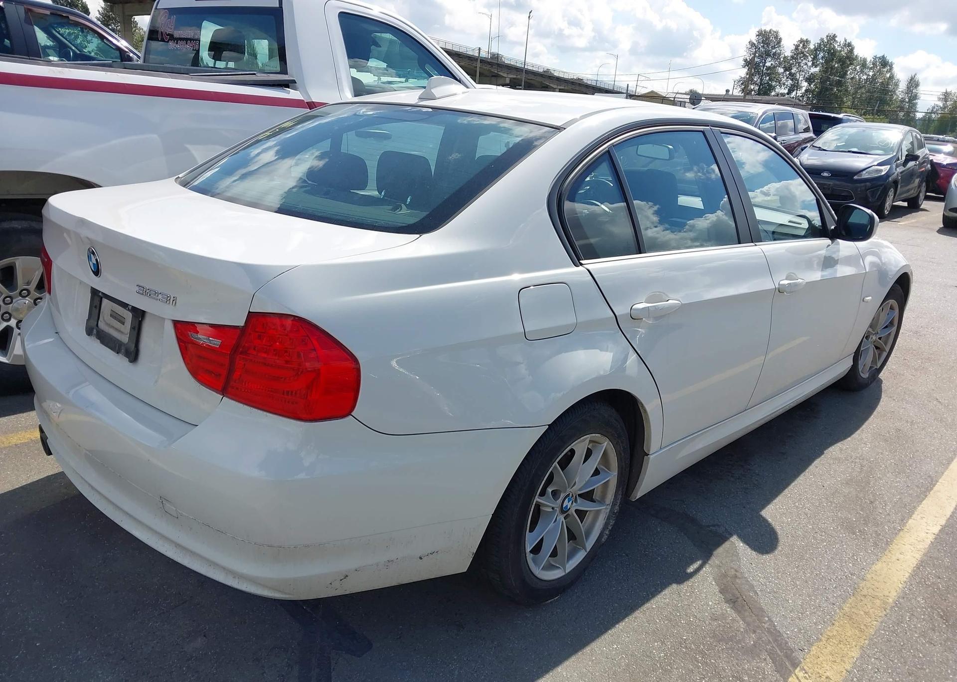 2011 BMW 323 I