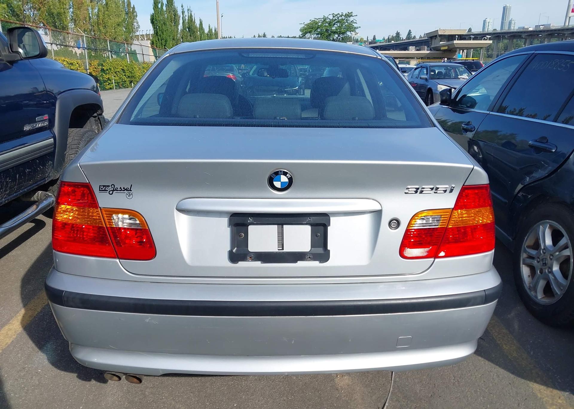 2004 BMW 325 I