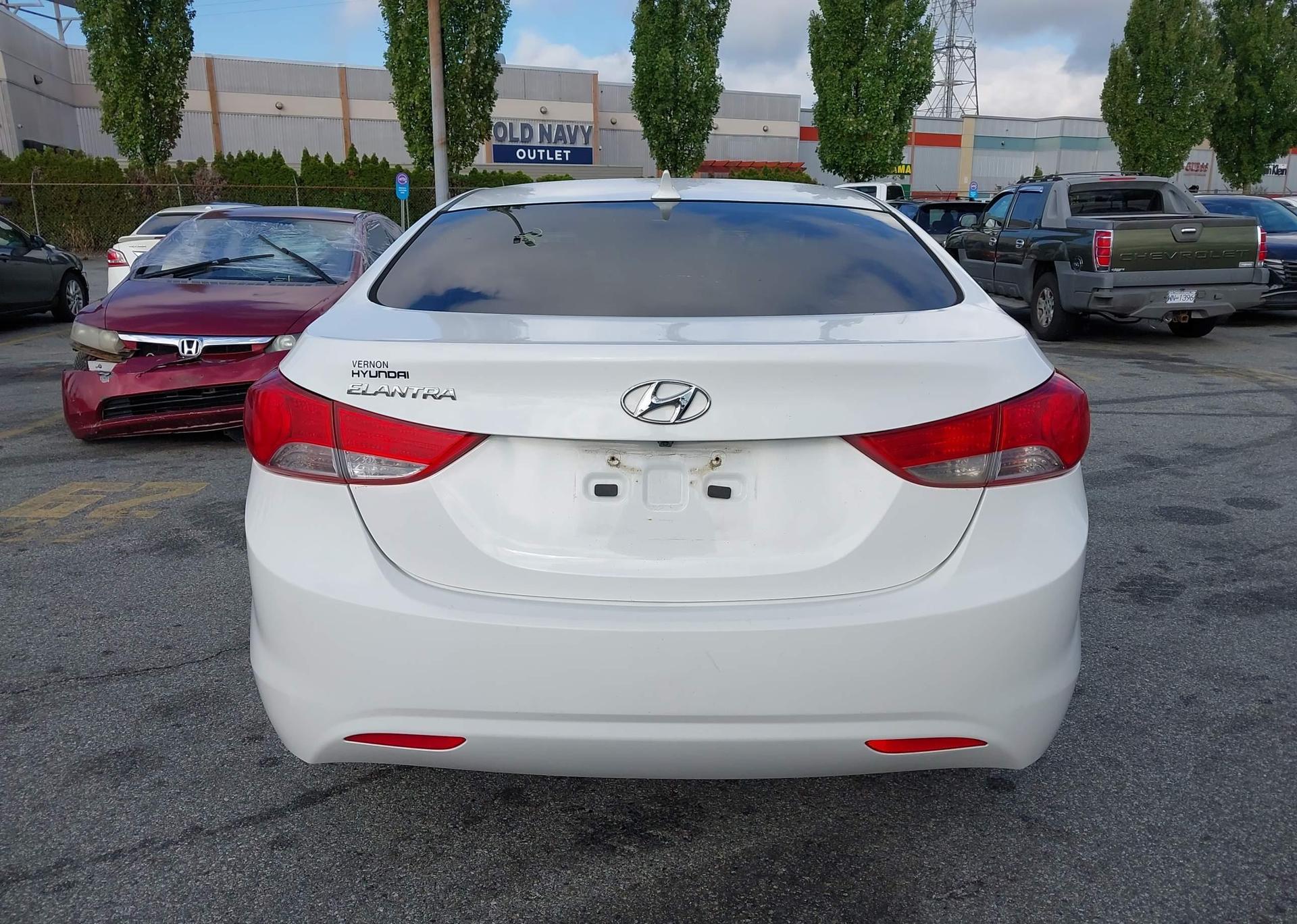 2013 HYUNDAI ELANTRA GLS