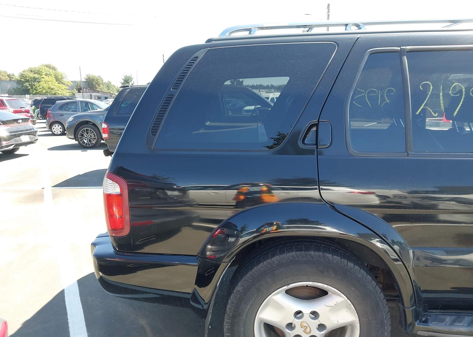 2003 INFINITI QX4