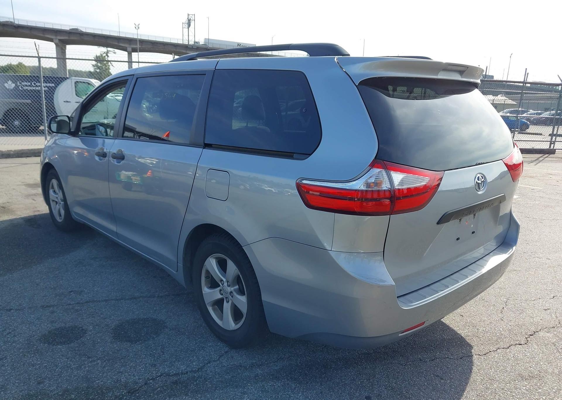 2015 TOYOTA SIENNA