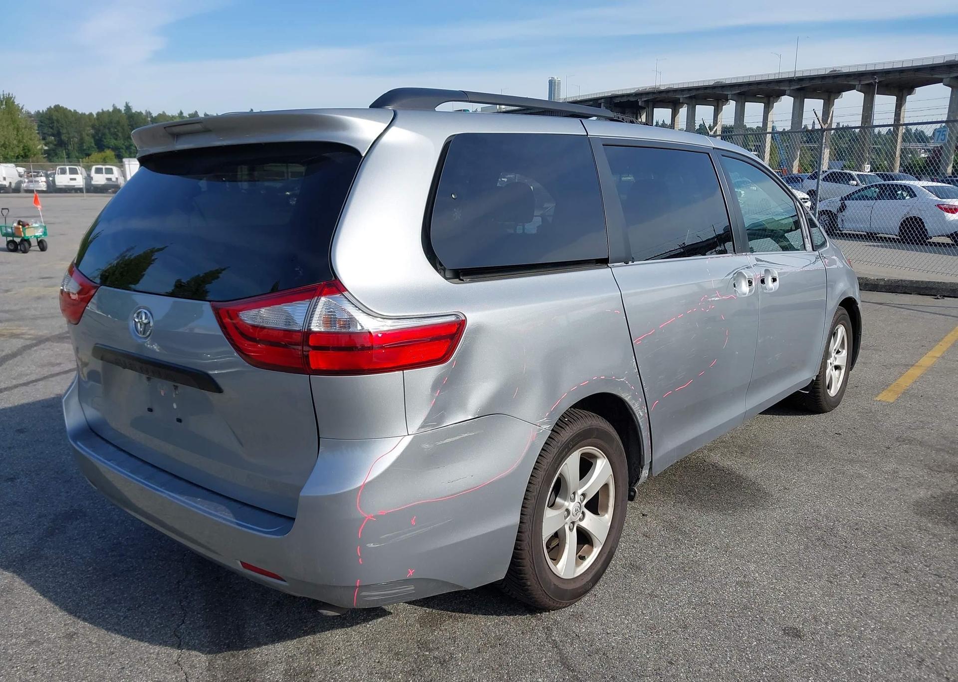 2015 TOYOTA SIENNA