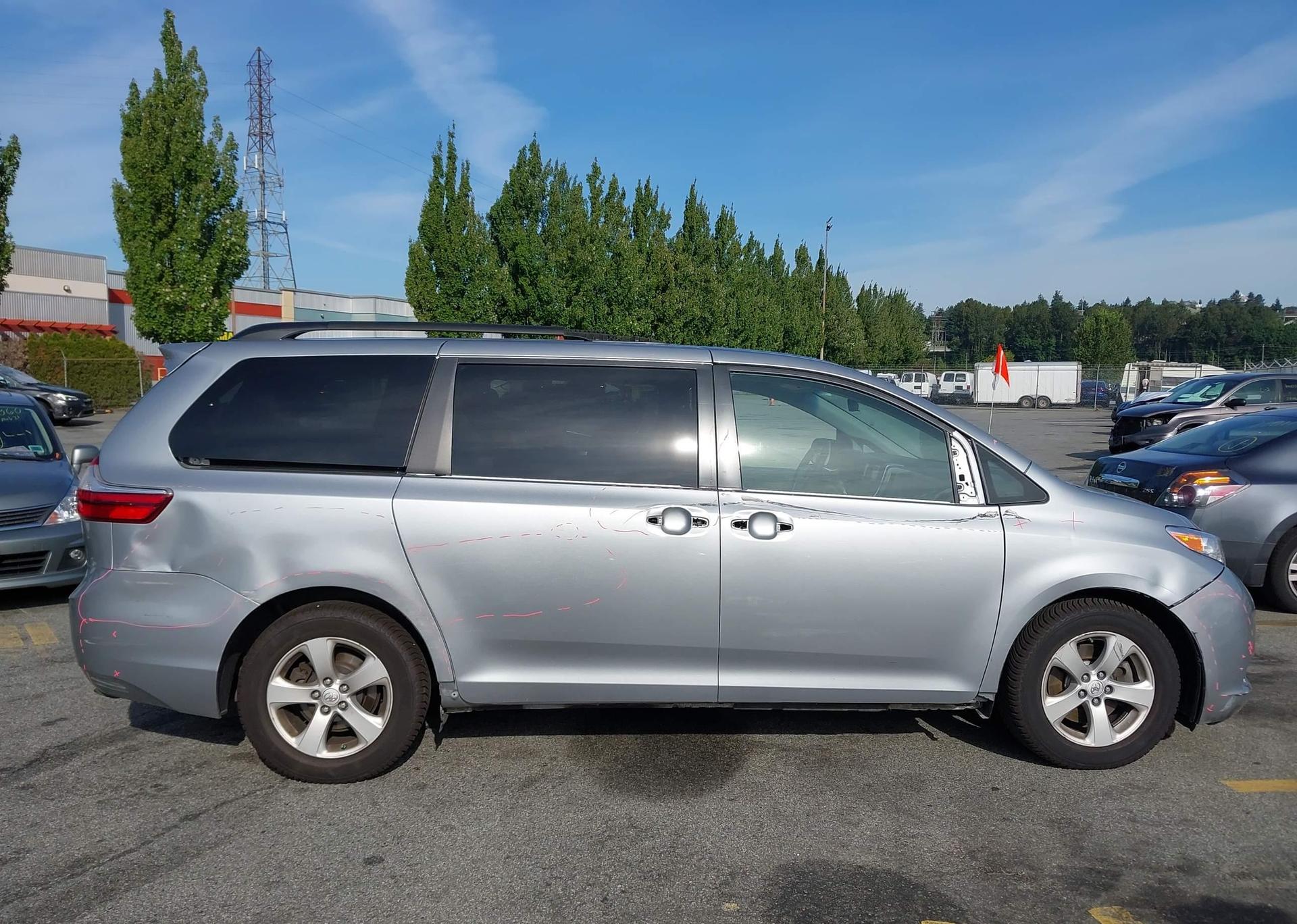 2015 TOYOTA SIENNA