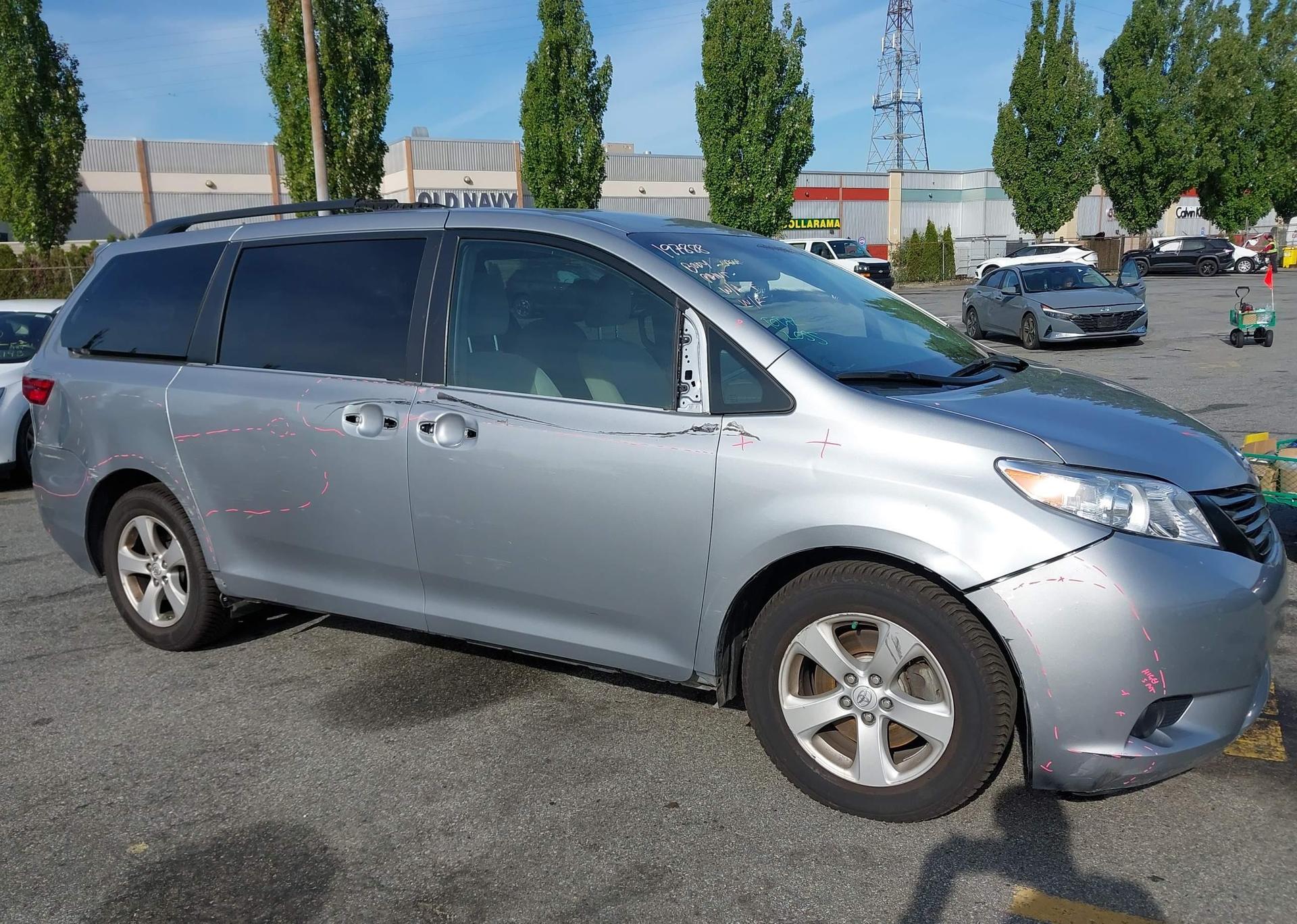 2015 TOYOTA SIENNA