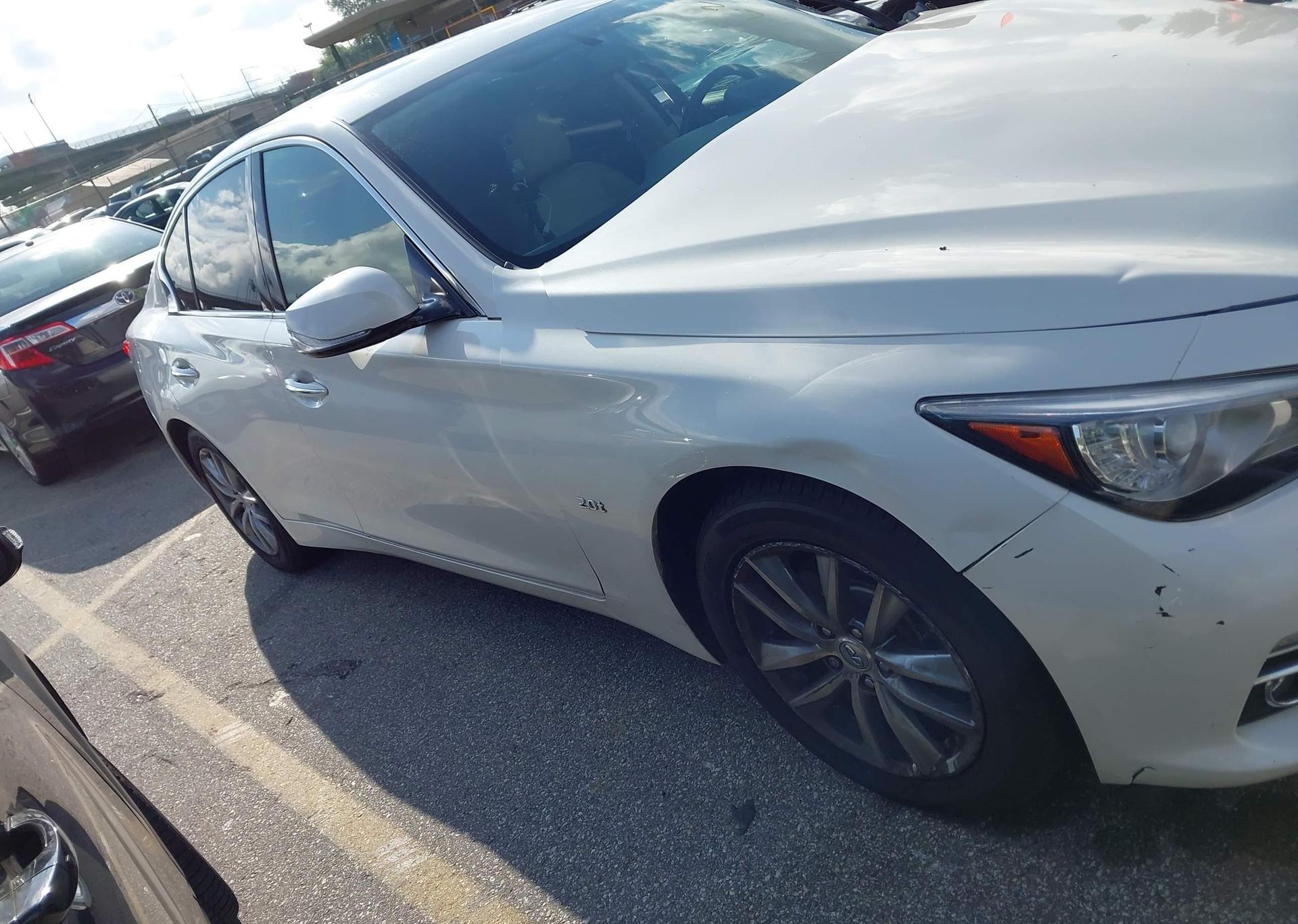 2016 INFINITI Q50