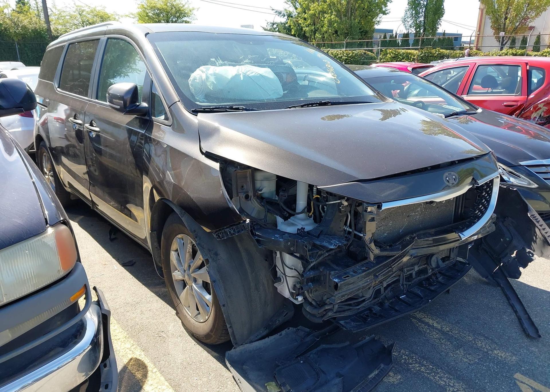 2017 KIA SEDONA LX