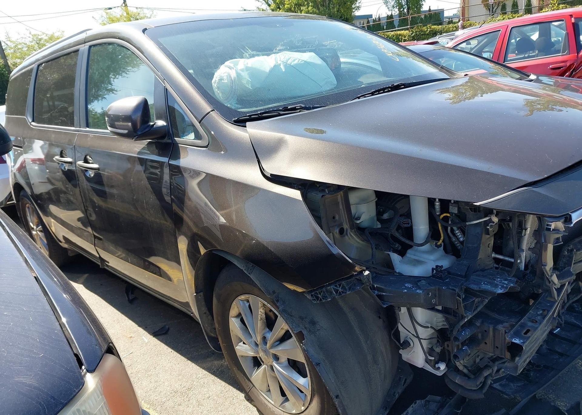 2017 KIA SEDONA LX