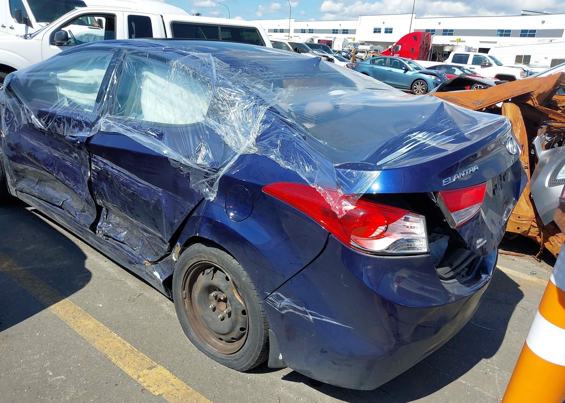2013 HYUNDAI ELANTRA GLS