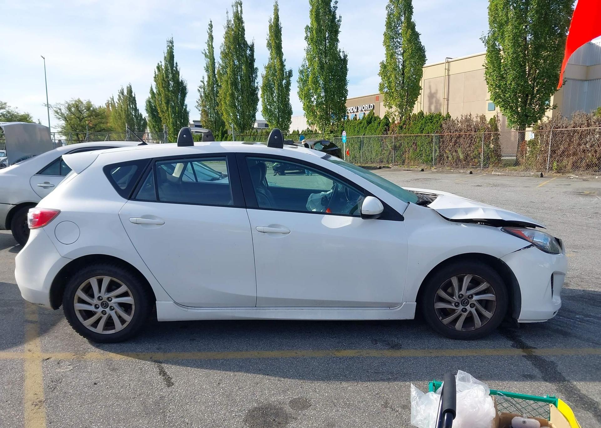 2013 MAZDA 3 I