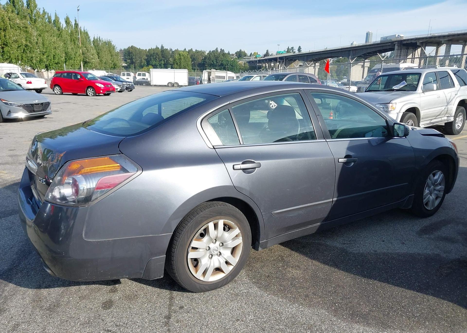2010 NISSAN Altima S