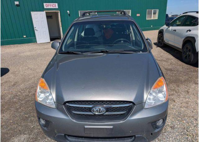2010 KIA RONDO