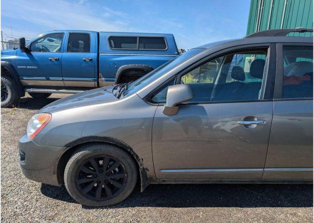 2010 KIA RONDO