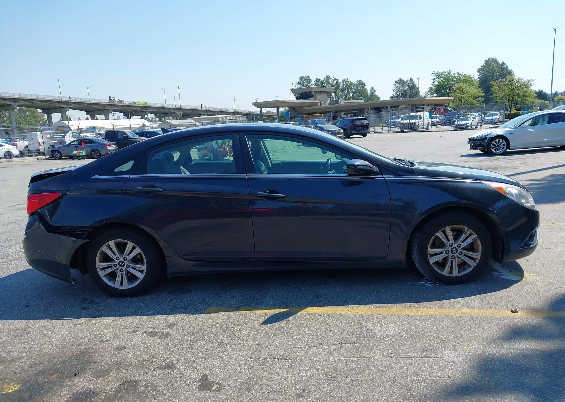 2011 HYUNDAI SONATA GLS