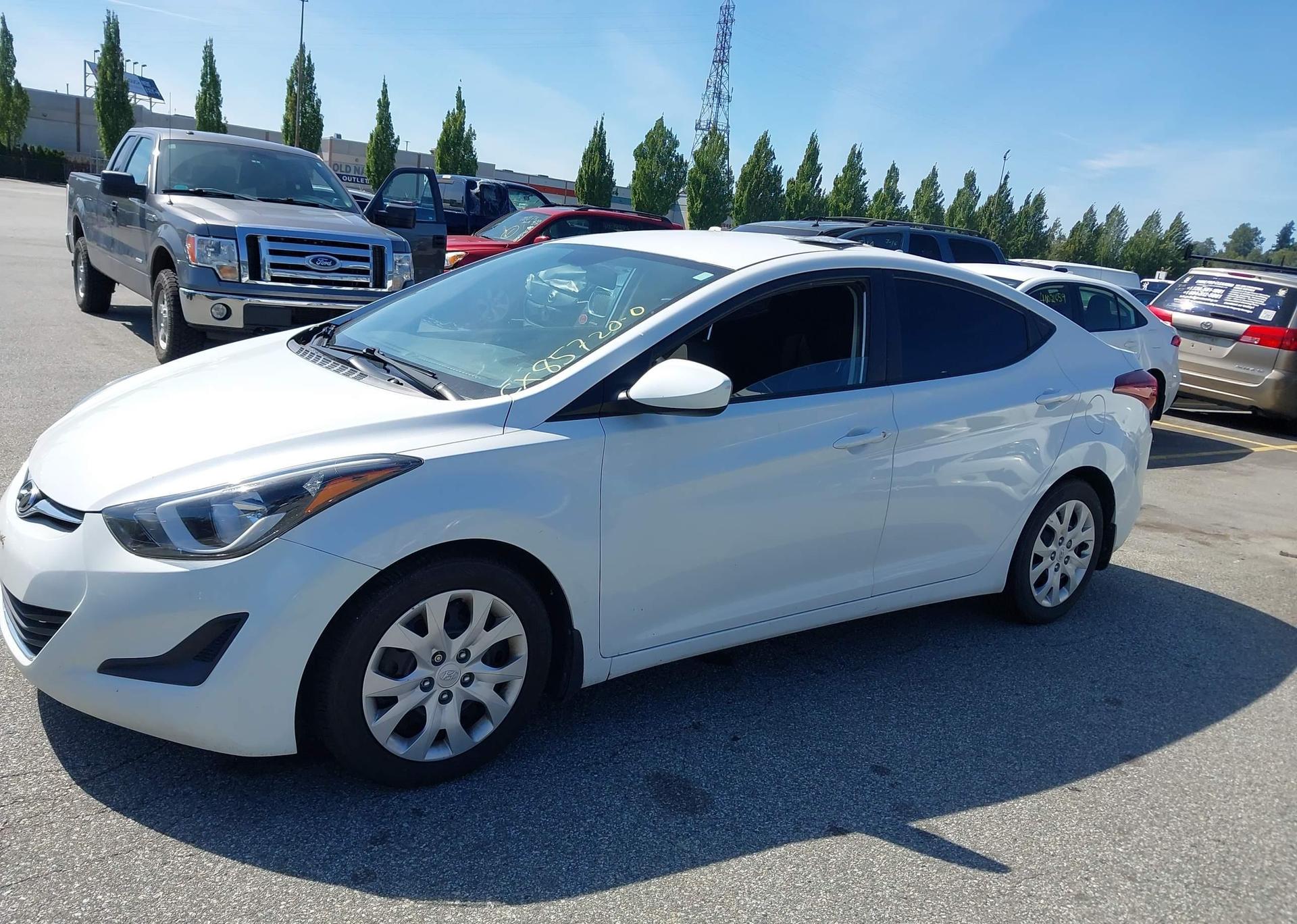 2016 HYUNDAI ELANTRA SE