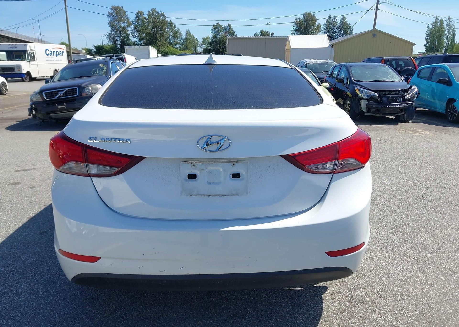 2016 HYUNDAI ELANTRA SE