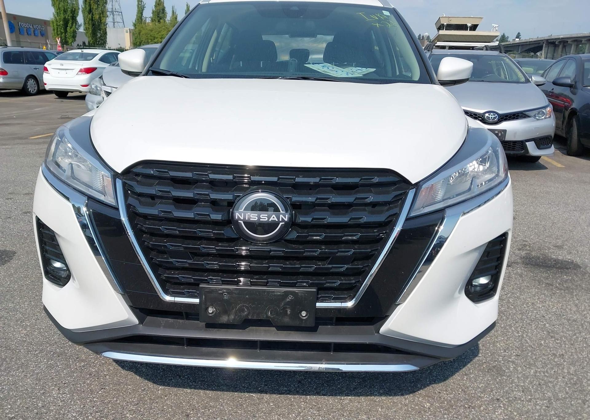 2024 NISSAN KICKS