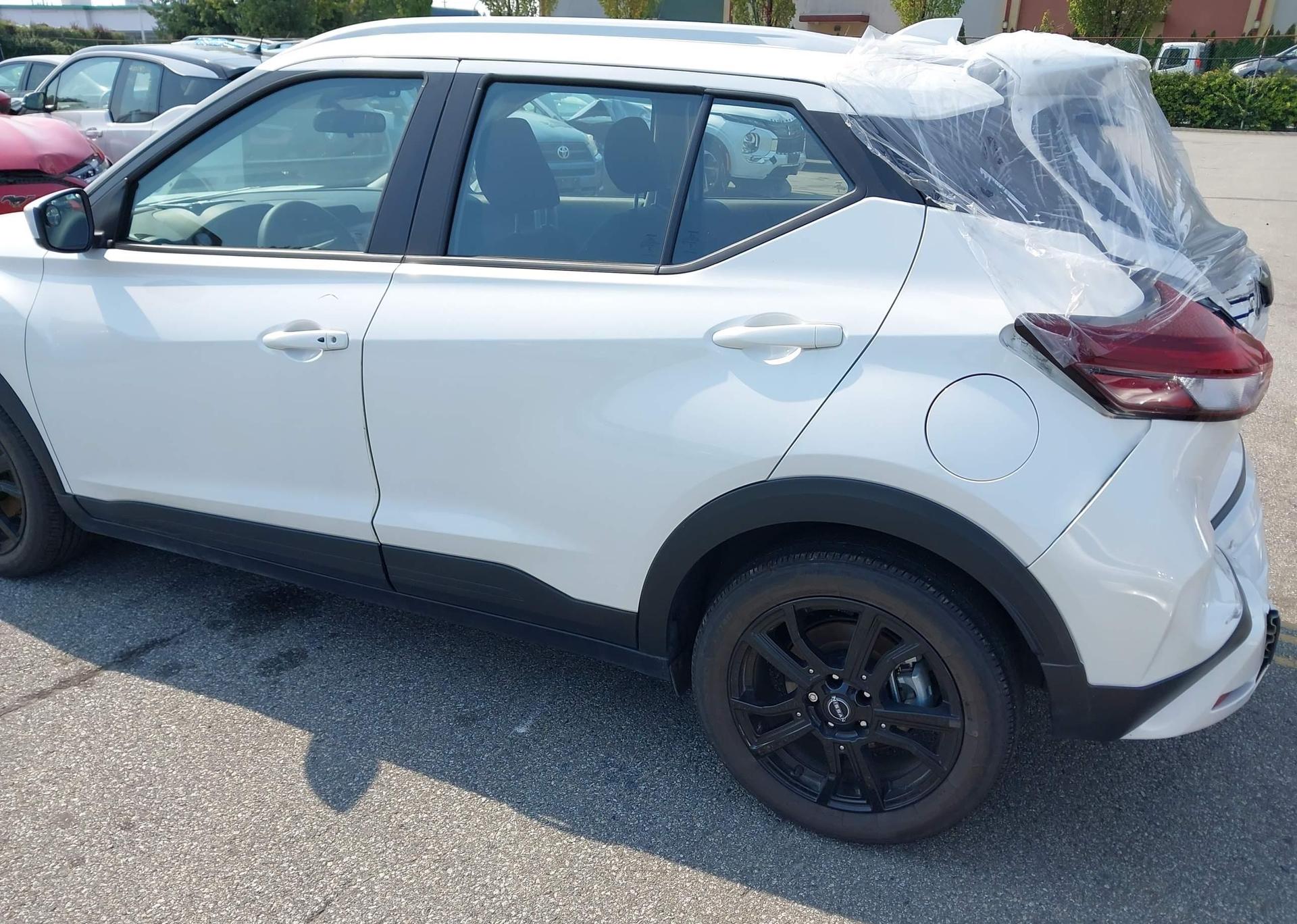 2024 NISSAN KICKS