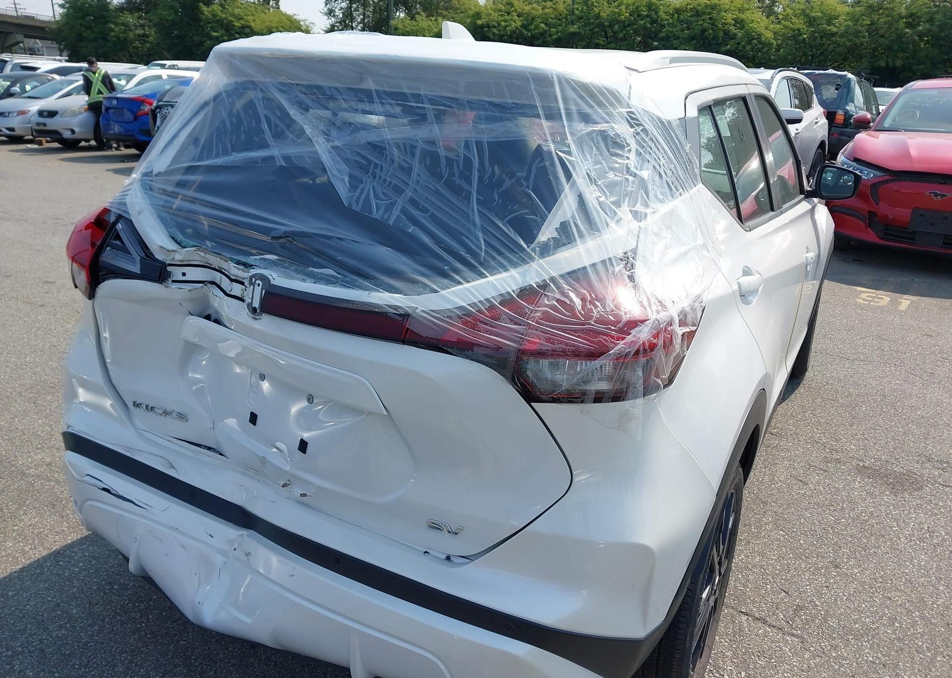 2024 NISSAN KICKS